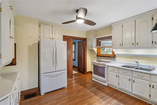 2870 State Route 48, Minetto, NY 13126