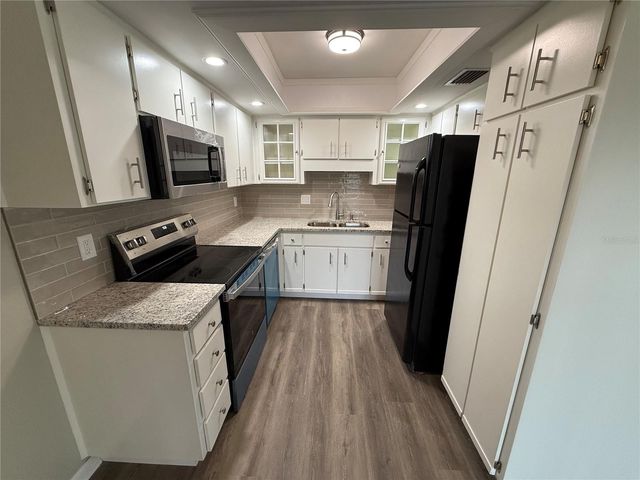 14731 PINE GLEN CIRCLE, Lutz, FL 33559