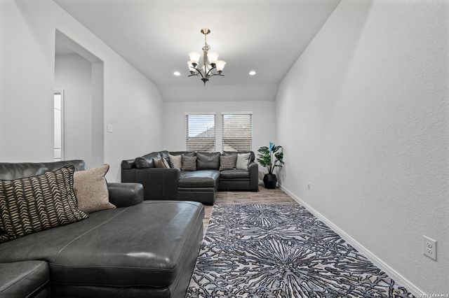 3717 Cualquiera, San Antonio, TX 78261