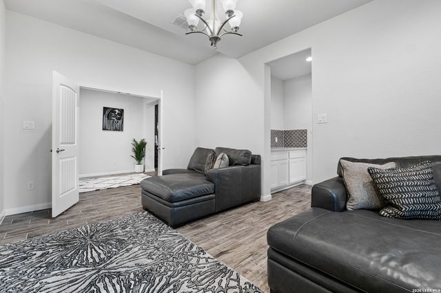 3717 Cualquiera, San Antonio, TX 78261