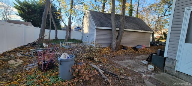 11 45th Street, Lindenhurst, NY 11757