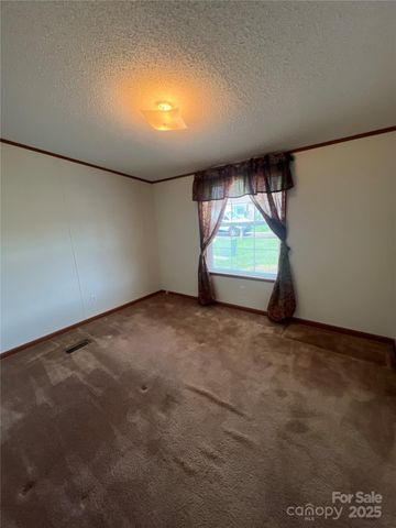 408 Riverwind Drive, Hendersonville, NC 28739