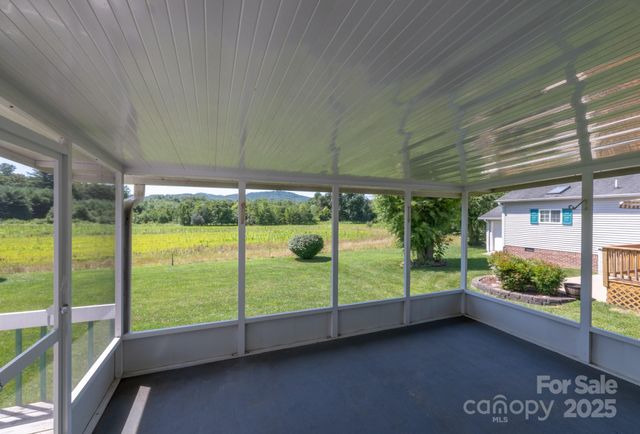 408 Riverwind Drive, Hendersonville, NC 28739