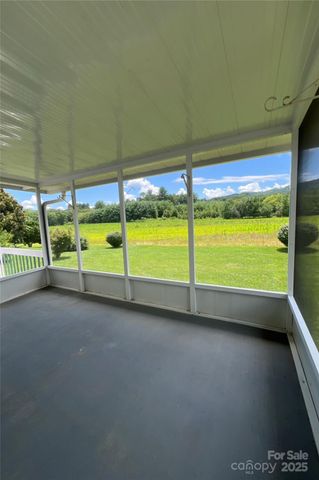 408 Riverwind Drive, Hendersonville, NC 28739