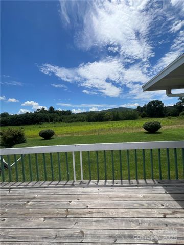 408 Riverwind Drive, Hendersonville, NC 28739