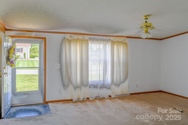 408 Riverwind Drive, Hendersonville, NC 28739