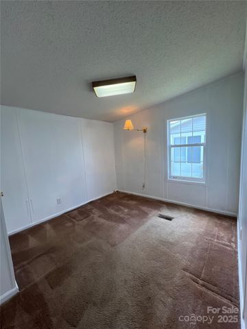 408 Riverwind Drive, Hendersonville, NC 28739