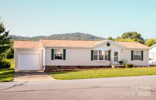 408 Riverwind Drive, Hendersonville, NC 28739