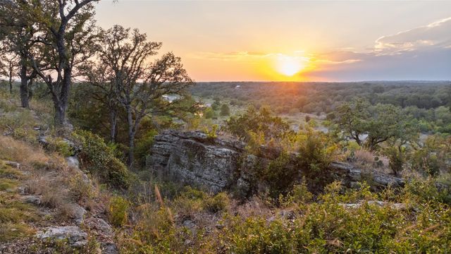 8577 Ranch Road 2766, Johnson City, TX 78636