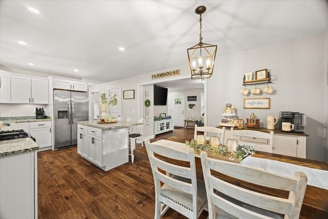 405 Norton Ave, Taunton, MA 02780
