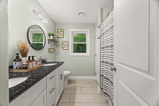 405 Norton Ave, Taunton, MA 02780