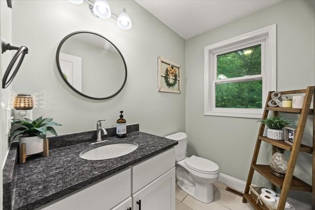 405 Norton Ave, Taunton, MA 02780