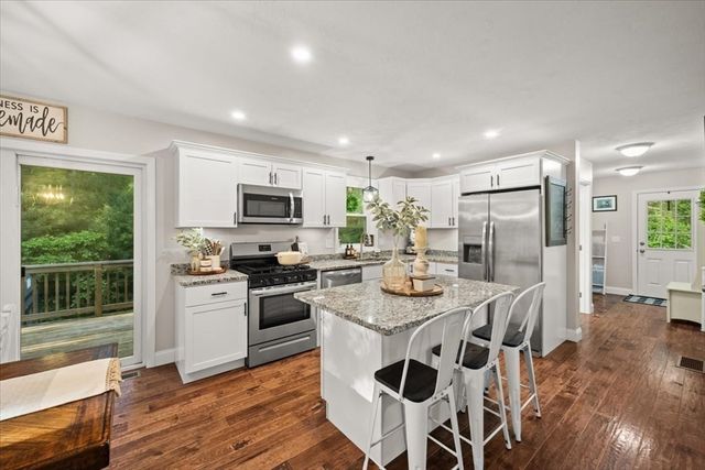 405 Norton Ave, Taunton, MA 02780