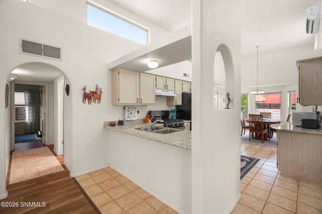2001 Wagon Mound, Las Cruces, NM 88012