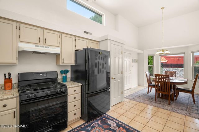 2001 Wagon Mound, Las Cruces, NM 88012