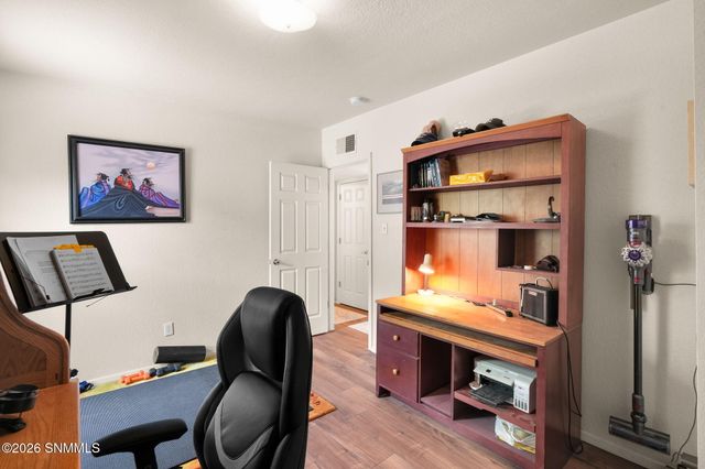 2001 Wagon Mound, Las Cruces, NM 88012