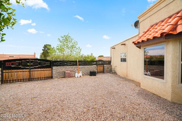 2001 Wagon Mound, Las Cruces, NM 88012