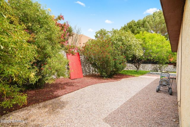2001 Wagon Mound, Las Cruces, NM 88012