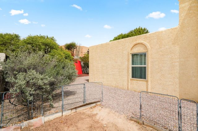 2001 Wagon Mound, Las Cruces, NM 88012