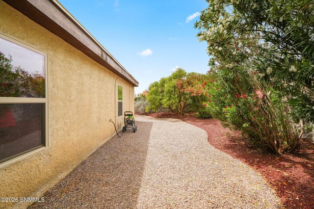 2001 Wagon Mound, Las Cruces, NM 88012