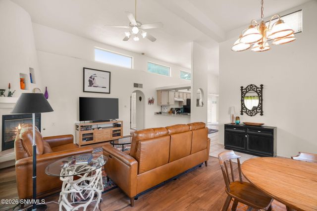 2001 Wagon Mound, Las Cruces, NM 88012
