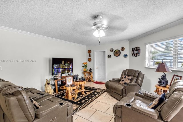 5829 Taylor St, Hollywood, FL 33021