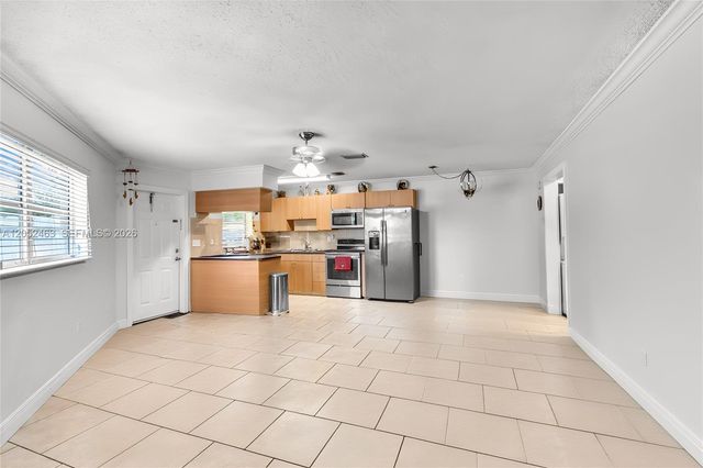 5829 Taylor St, Hollywood, FL 33021