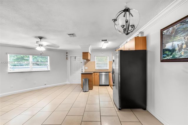 5829 Taylor St, Hollywood, FL 33021