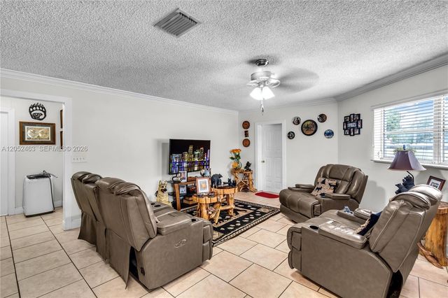 5829 Taylor St, Hollywood, FL 33021