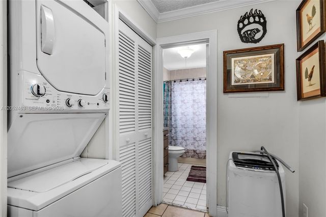 5829 Taylor St, Hollywood, FL 33021