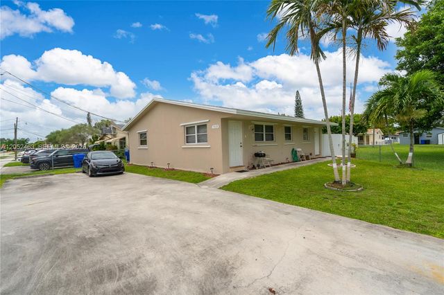 5829 Taylor St, Hollywood, FL 33021