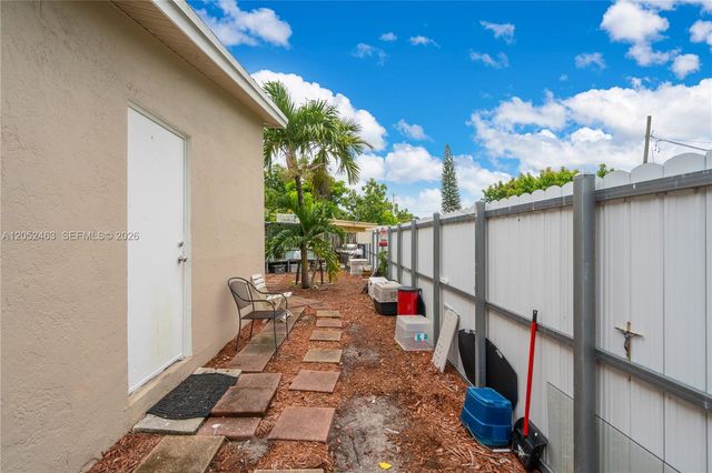 5829 Taylor St, Hollywood, FL 33021