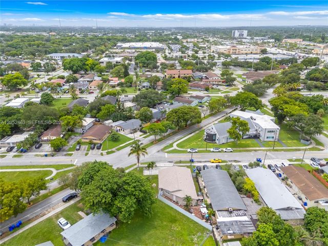 5829 Taylor St, Hollywood, FL 33021