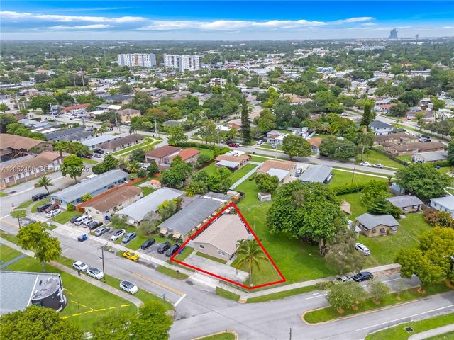 5829 Taylor St, Hollywood, FL 33021