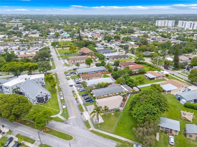 5829 Taylor St, Hollywood, FL 33021