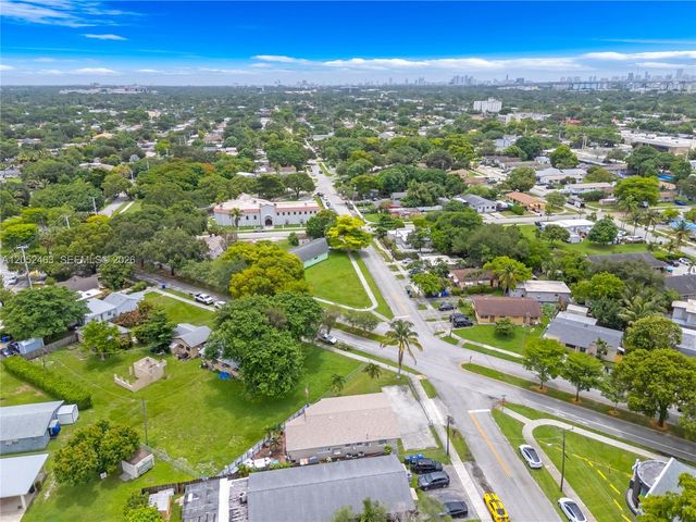 5829 Taylor St, Hollywood, FL 33021