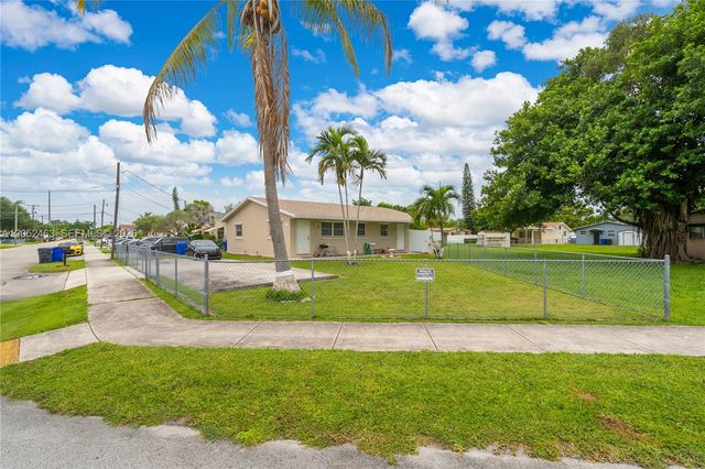 5829 Taylor St, Hollywood, FL 33021