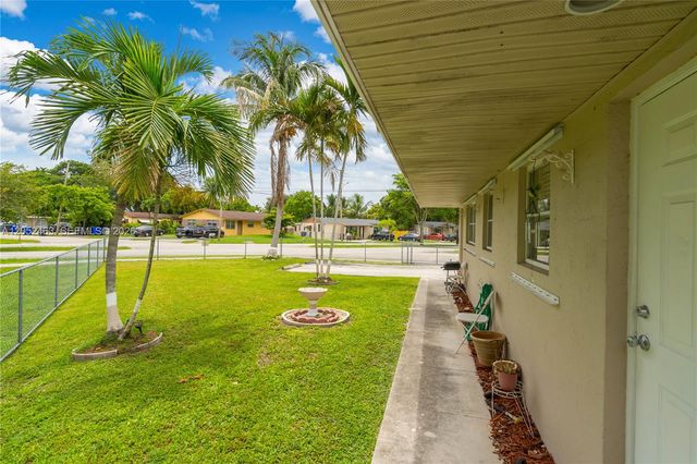 5829 Taylor St, Hollywood, FL 33021