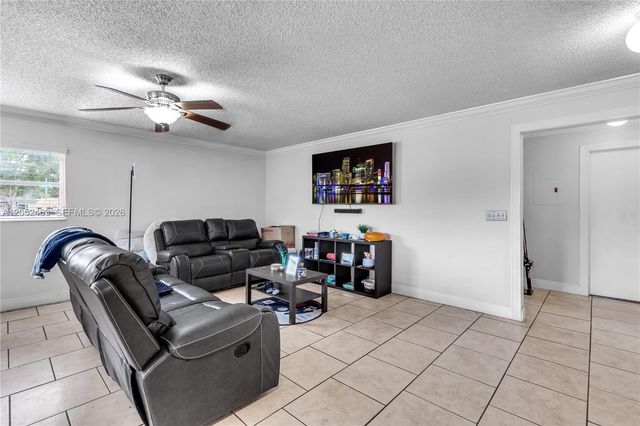 5829 Taylor St, Hollywood, FL 33021