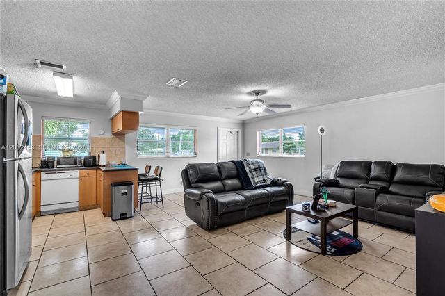 5829 Taylor St, Hollywood, FL 33021