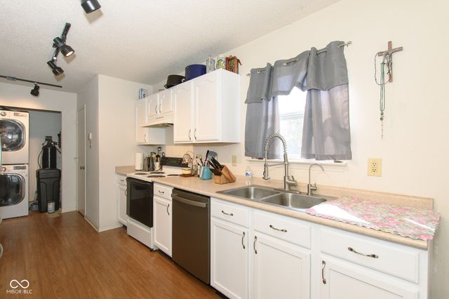 89 Winterwood Drive, Greenwood, IN 46143