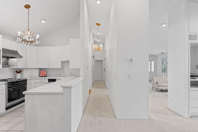 7200 Cahill Road 308, Edina, MN 55439