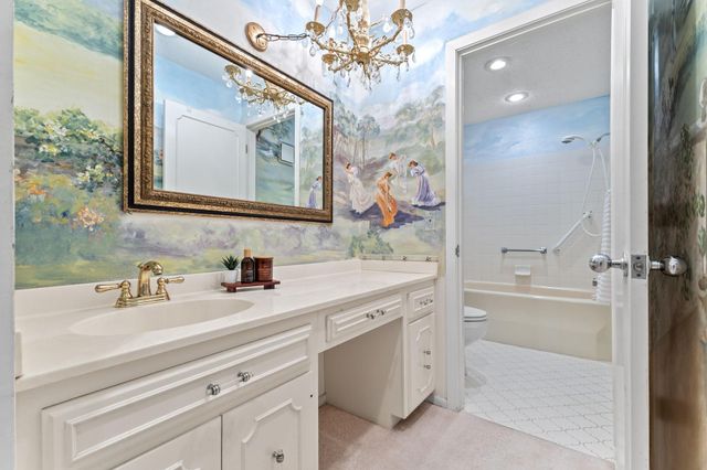 7200 Cahill Road 308, Edina, MN 55439