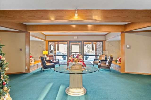 7200 Cahill Road 308, Edina, MN 55439