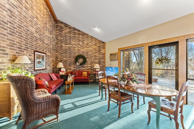 7200 Cahill Road 308, Edina, MN 55439