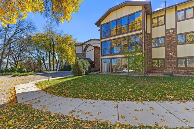 7200 Cahill Road 308, Edina, MN 55439