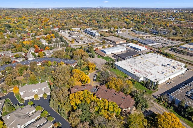 7200 Cahill Road 308, Edina, MN 55439