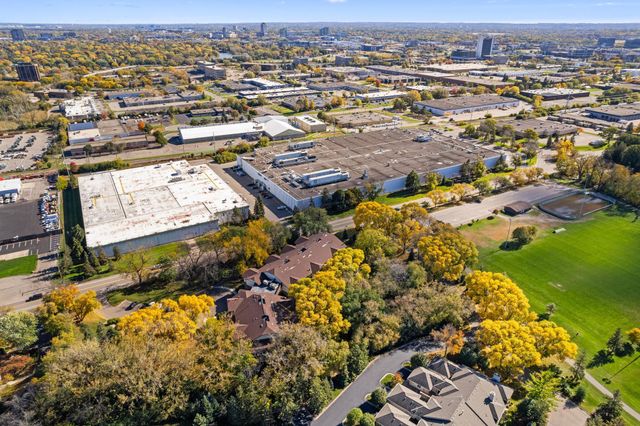 7200 Cahill Road 308, Edina, MN 55439