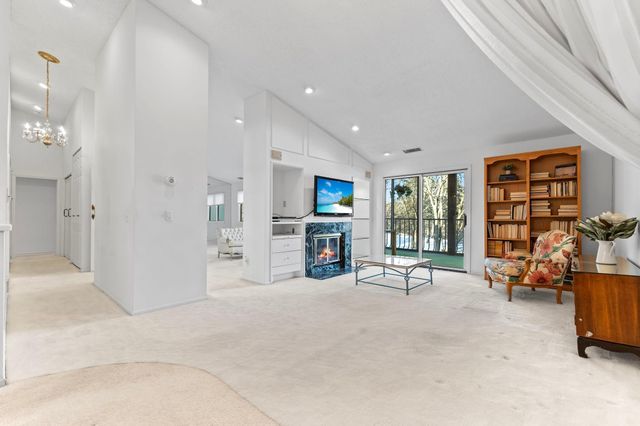 7200 Cahill Road 308, Edina, MN 55439