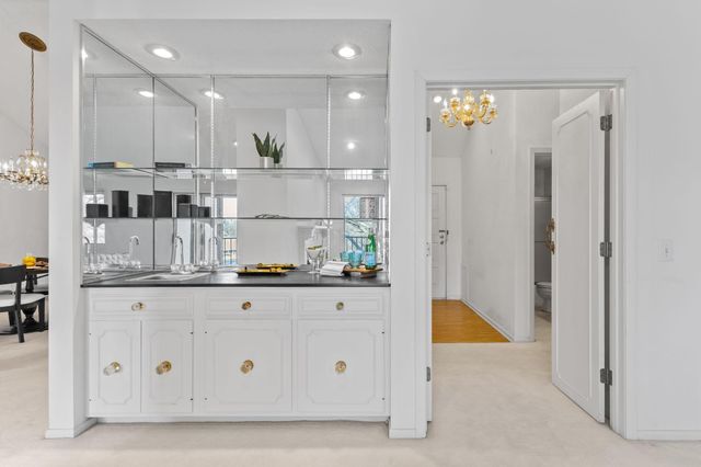 7200 Cahill Road 308, Edina, MN 55439